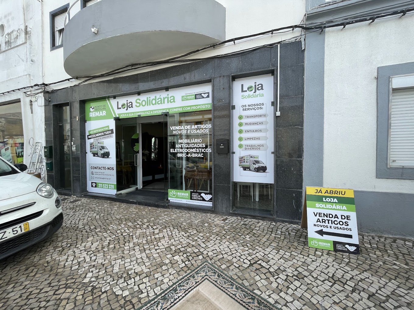 Fachada de uma loja solidária da REMAR Portugal e da Partilha Constante