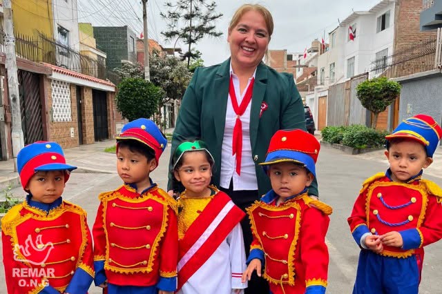 Instituição Educativa da REMAR em Peru promove valores cívicos nas comemorações da Independência do país